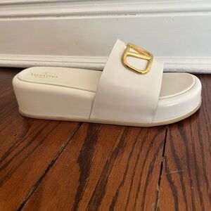 Valentino garavani shoes slides ivory white 41.5 platform worn once !! Authentic